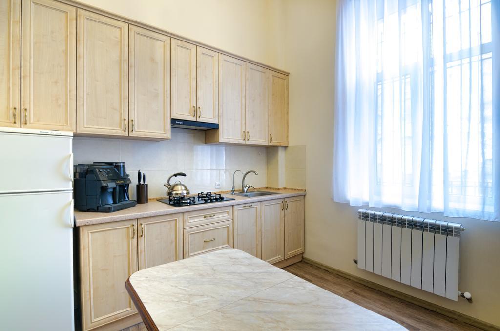 Apartamenty Kulisha 25 ลวีฟ ภายนอก รูปภาพ