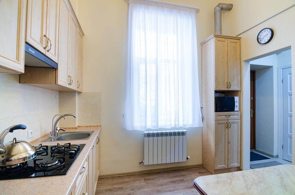 Apartamenty Kulisha 25 ลวีฟ ภายนอก รูปภาพ
