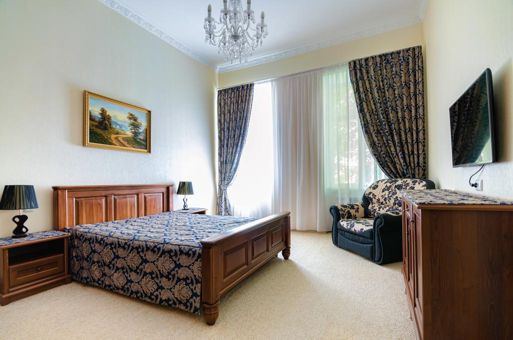 Apartamenty Kulisha 25 ลวีฟ ภายนอก รูปภาพ